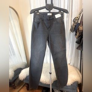 Ambercrombie & Fitch The Skinny High Rise Jean NWT